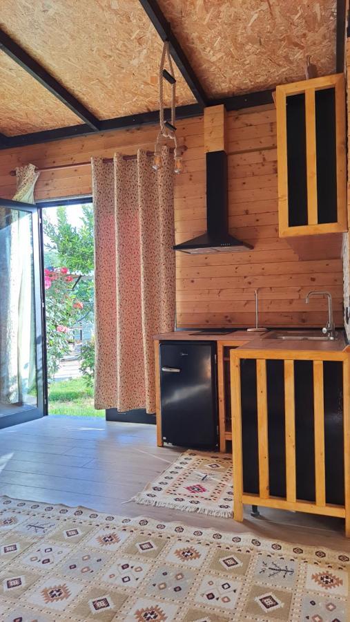 شكودر Room With Private Garden المظهر الخارجي الصورة